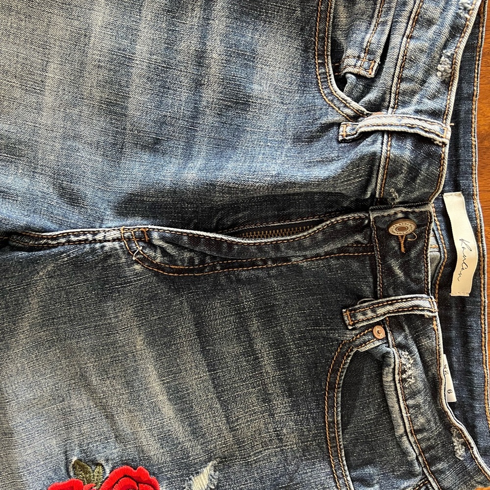 Kancan embroidered distressed jeans